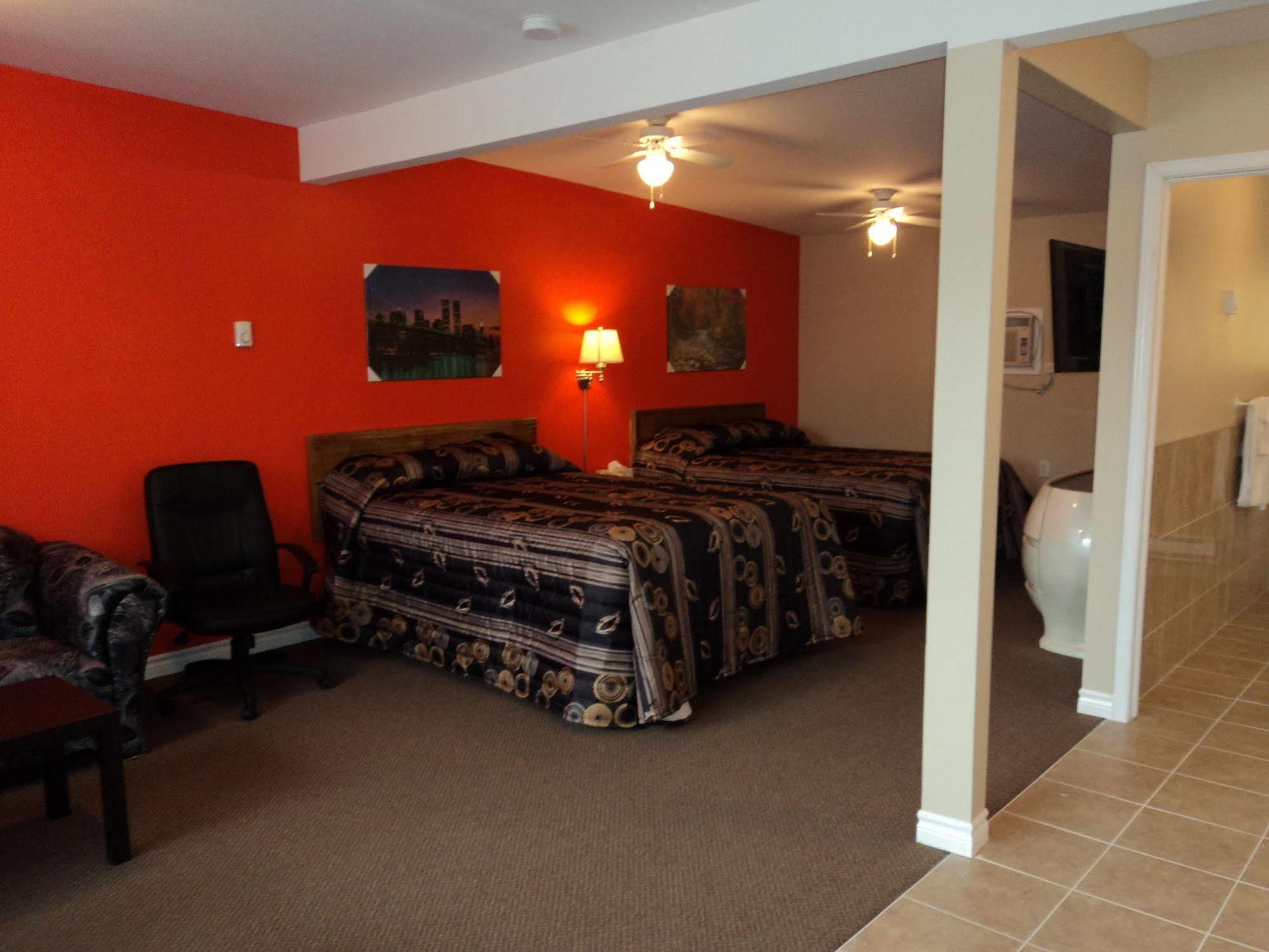 Rymal'S Motel Leamington Exterior photo